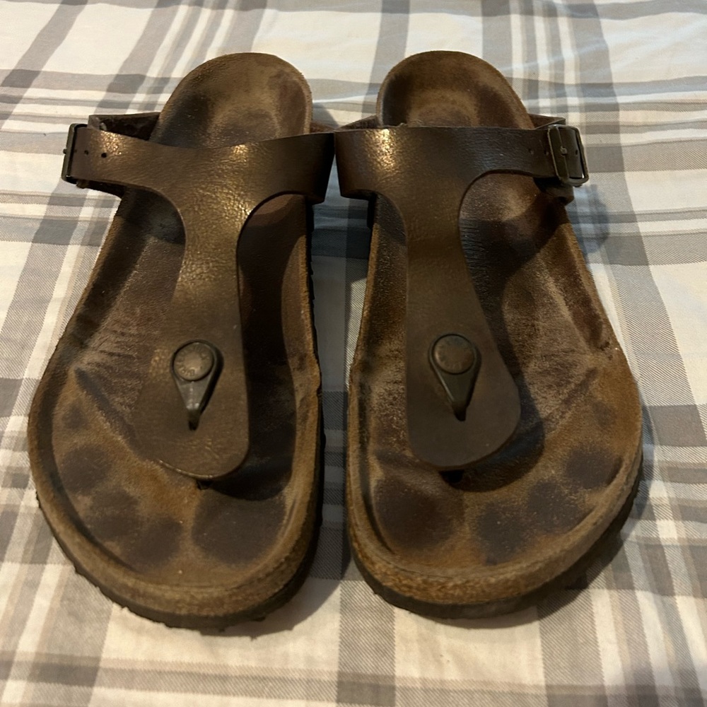 Birkenstock sandals. Used condition. Gizeh. Bronze/brown.